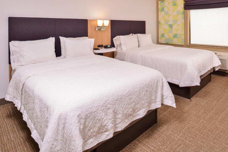 Bedroom 3, Hampton Inn York, NE, York