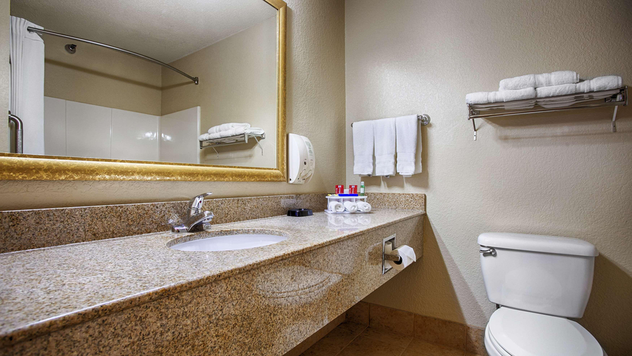 Bathroom 5, Comfort Inn & Suites Shakopee Downtown Area, Scott
