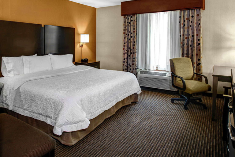 Bedroom 3, Hampton Inn & Suites Bakersfield/Hwy 58, CA, Kern