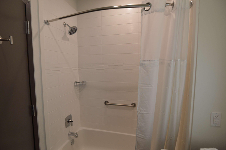 Bathroom 5, Best Western Plus Drayton Valley All Suites, Division No. 11