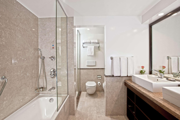 Bathroom 5, Hilton Cairo Heliopolis, An-Nuzhah