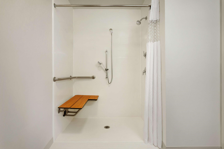Bathroom 4, Hampton Inn & Suites Largo, Pinellas