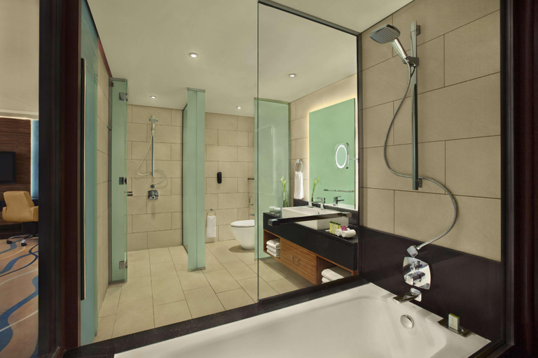 Bathroom 5, DoubleTree by Hilton Hotel & Residences Dubai Al B, Dubai