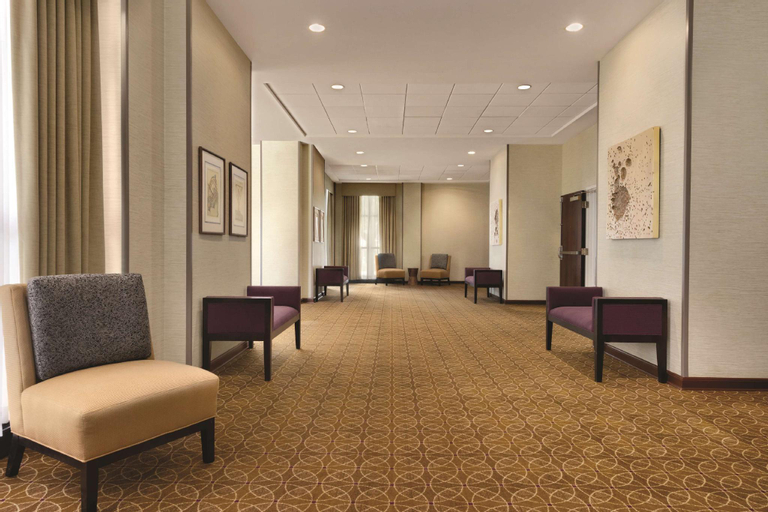DoubleTree by Hilton Milwaukee - Brookfiel, Waukesha