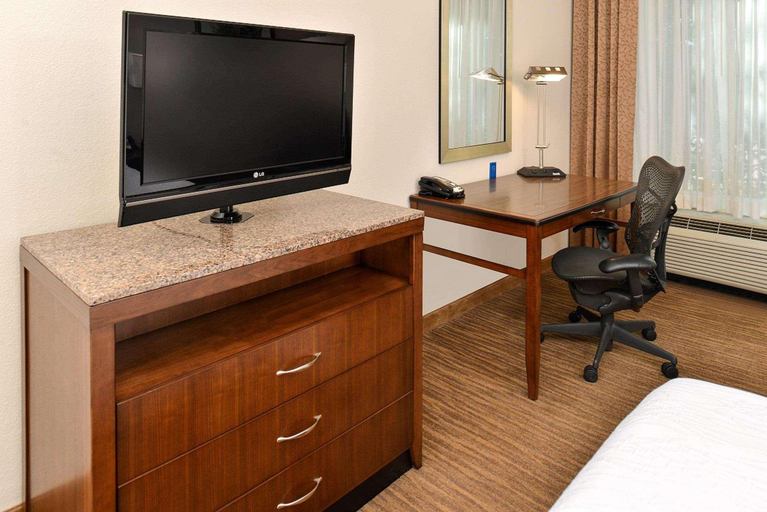 Bathroom 4, Hilton Garden Inn Dallas/Addison, Dallas