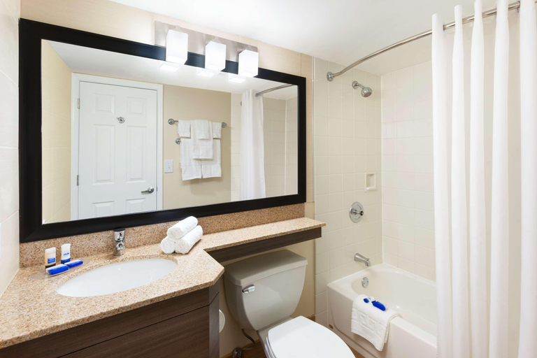 Bathroom, Best Western Leisure Inn, Ocean