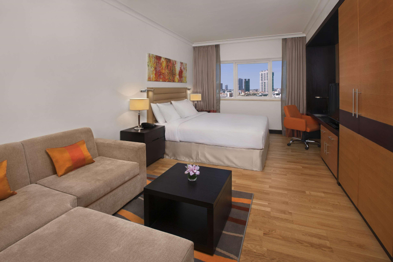 Bedroom 3, DoubleTree by Hilton Hotel & Residences Dubai Al B, Dubai