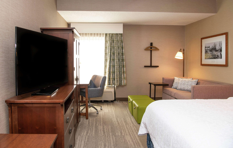 Bedroom 4, Hampton Inn & Suites Rochester/Victor, Ontario