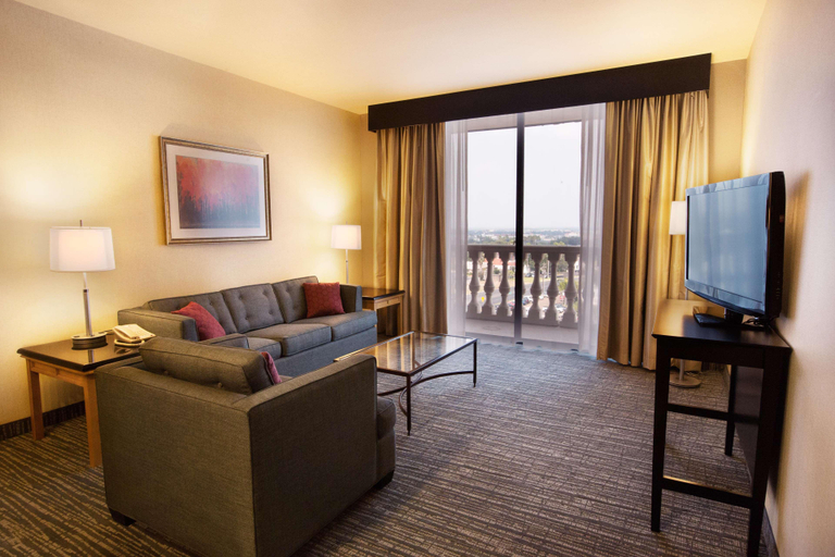 Bedroom 3, DoubleTree Suites by Hilton McAllen, Hidalgo