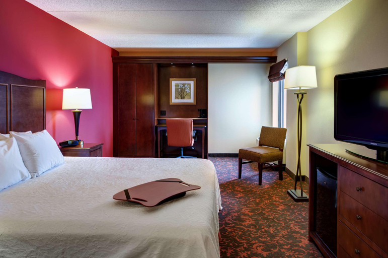 Bedroom 3, Hampton Inn Chambersburg, Franklin