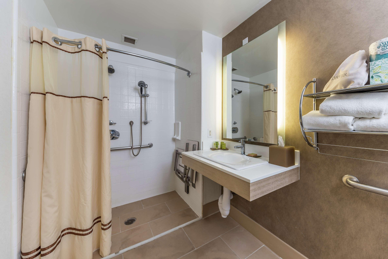 Bathroom 5, Hilton San Jose, Santa Clara