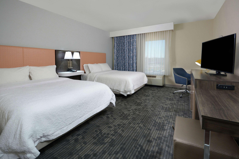 Bedroom 3, Hampton Inn & Suites Clinton I-26, Laurens