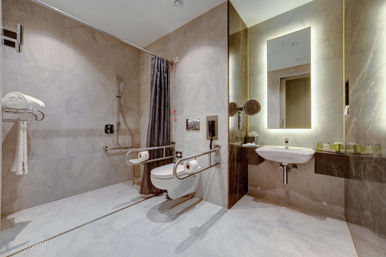 Bathroom 5, DoubleTree by Hilton Adana, Yüreğir