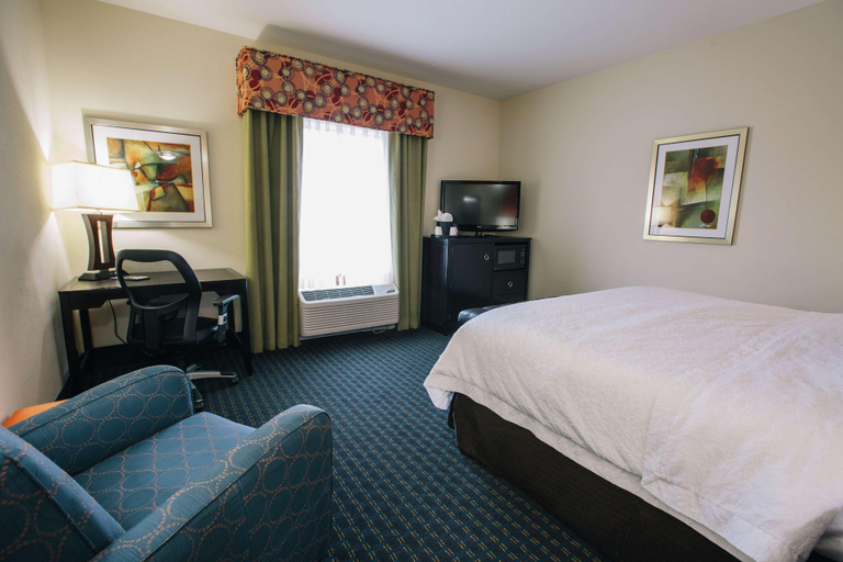Bedroom 3, Hampton Inn & Suites Effingham, Effingham