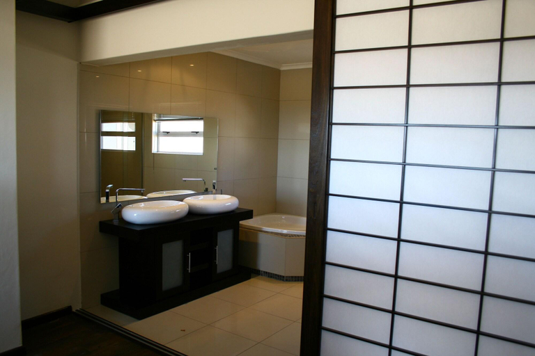Bathroom 5, Inverdoorn Private Game Reserve, Cape Winelands