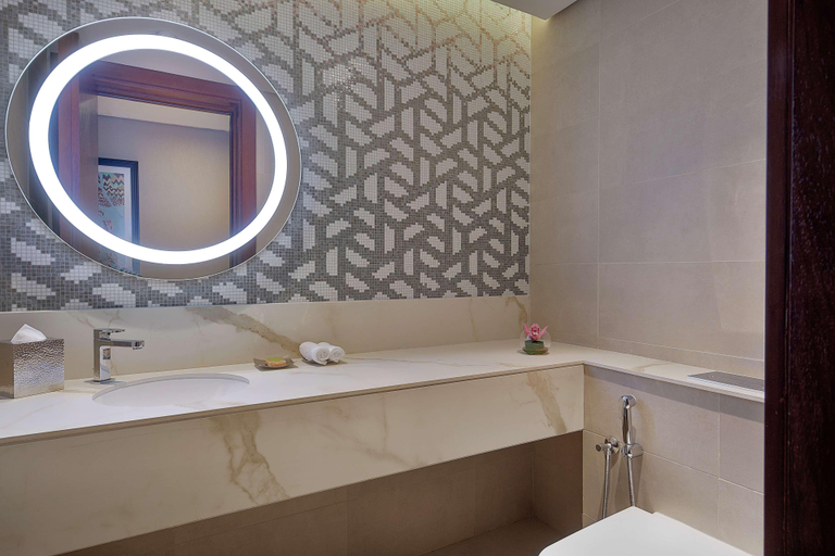 Bathroom 5, Hilton Doha The Pearl, Doha