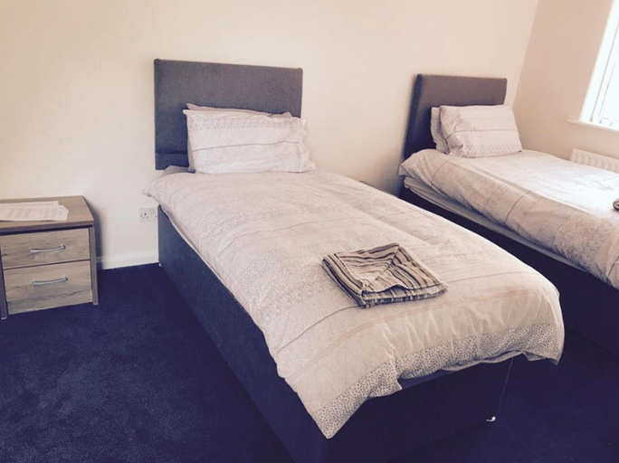 Bedroom 5, The Beeches, Leicestershire
