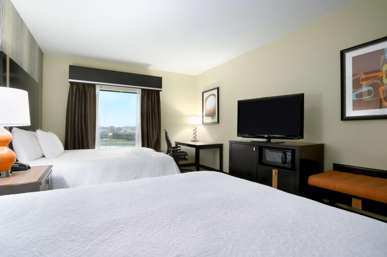 Bedroom 3, Hampton Inn Knoxville/Clinton I-75, Anderson