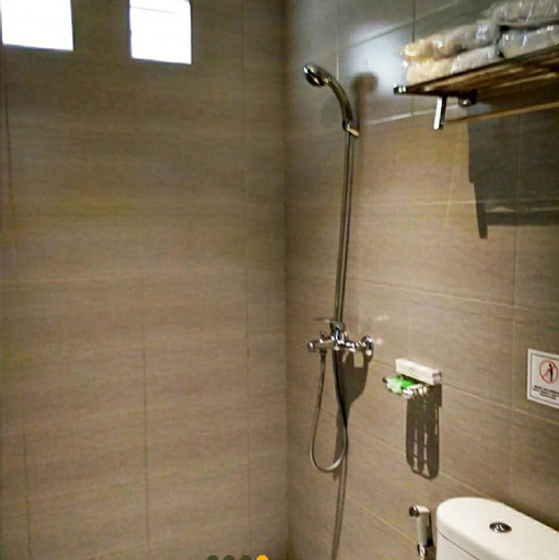 Bathroom 4