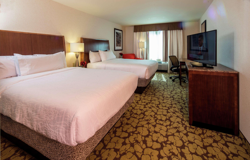 Bedroom 3, Hilton Garden Inn Uniontown, Fayette