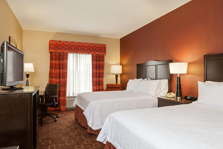 Bedroom 3, Hampton Inn Elkton, Cecil