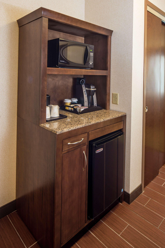 Bedroom 3, Hilton Garden Inn Uniontown, Fayette