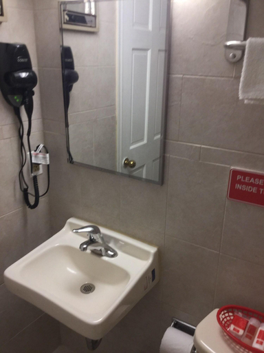 Bathroom 4, Red Carpet Inn- Bridgeton /Vineland, Cumberland