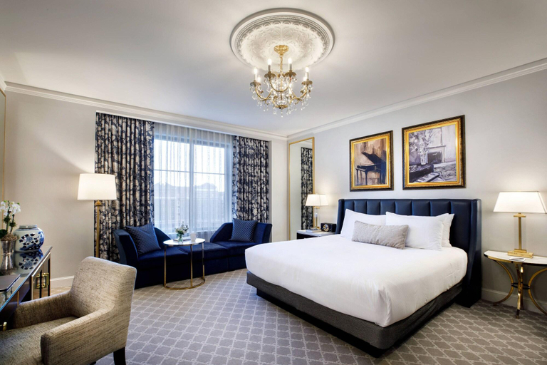 Bedroom 1, Hotel Carmichael, Autograph Collection, Hamilton