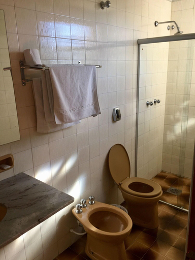 Bathroom 4, Hotel Carajás, Varginha