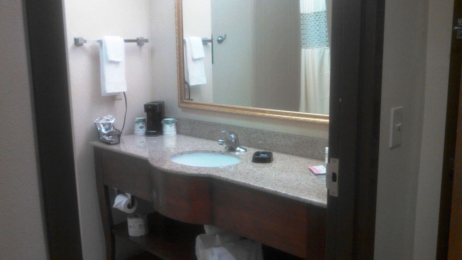 Bathroom 4, Hampton Inn Greenwood, Leflore
