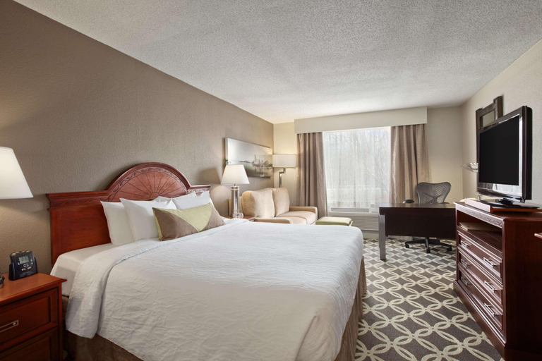 Bedroom 4, Hilton Garden Inn Boston-Burlington, Middlesex