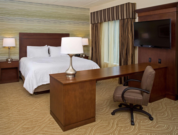 Bedroom 3, Hampton Inn & Suites Pittsburgh/Waterfront-West Ho, Allegheny
