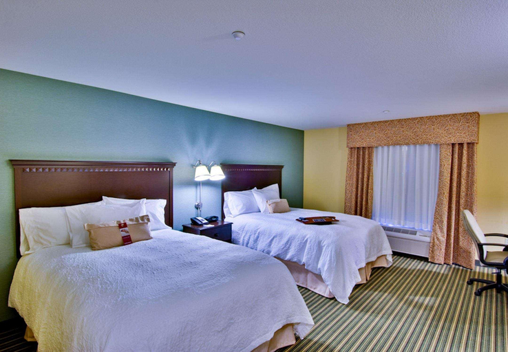 Bedroom 3, Hampton Inn & Suites Moreno Valley, Riverside