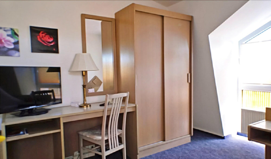 Bedroom 2, Hotel Fürstenberg, Oder-Spree