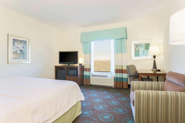 Bedroom 3, Hampton Inn & Suites Wheeling-The Highlands, Ohio