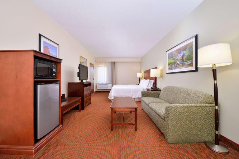 Bedroom 4, Hampton Inn Waynesboro/Stuarts Draft, Augusta