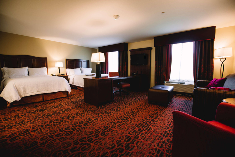 Bedroom 3, Hampton Inn & Suites Minot Airport, Ward