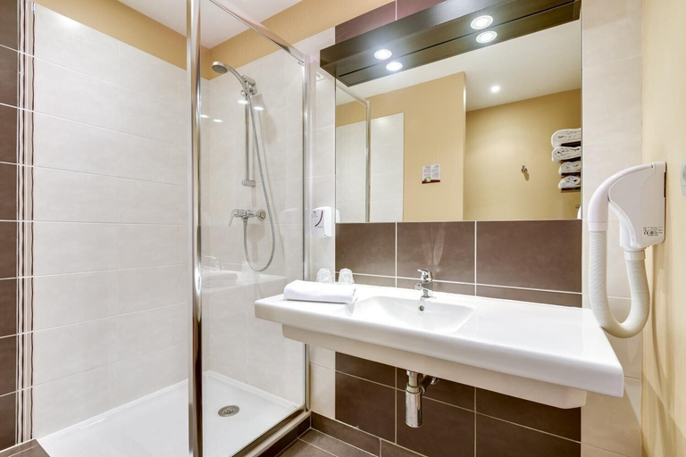 Bathroom 4, Hôtel Restaurant AKENA Bordeaux La Brède, Gironde