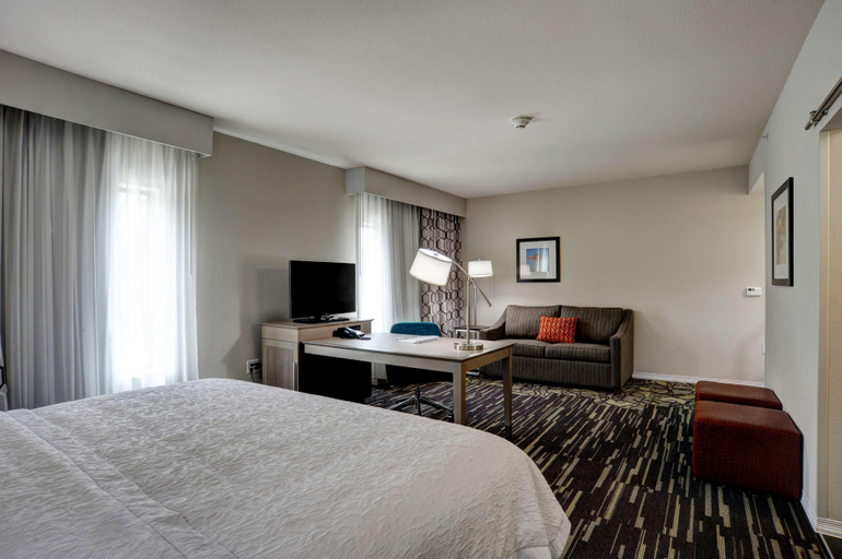 Bedroom 3, Hampton Inn and Suites Ardmore, OK, Carter