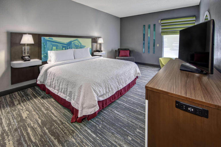 Bedroom 3, Hampton Inn Batesville, Panola
