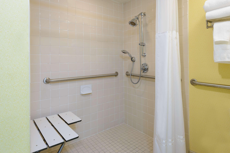 Bathroom 5, DoubleTree By Hilton Richmond-Midlothian, Chesterfield