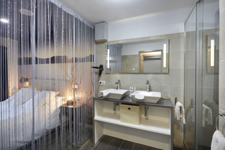 Bathroom 5, Domaine de Bersaillin, Jura