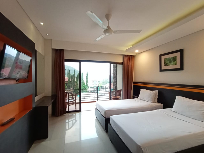 Grand Bintang Tawangmangu Room Type - Deluxe Room AC Room Only