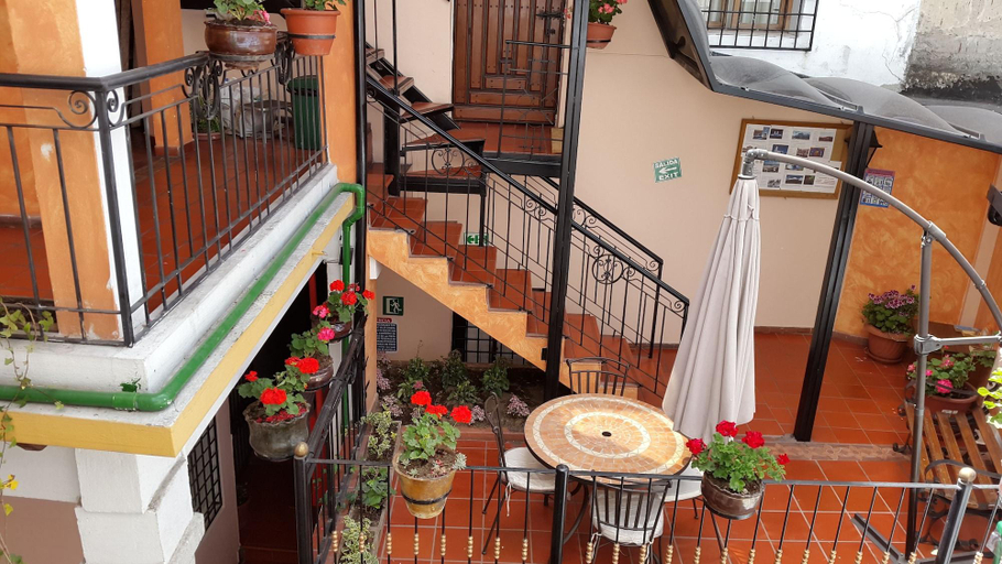 Exterior & Views 2, Rincon Familiar Hostel Boutique, Quito