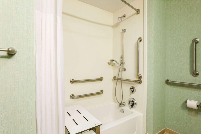 Bathroom 4, Hampton Inn & Suites Wheeling-The Highlands, Ohio