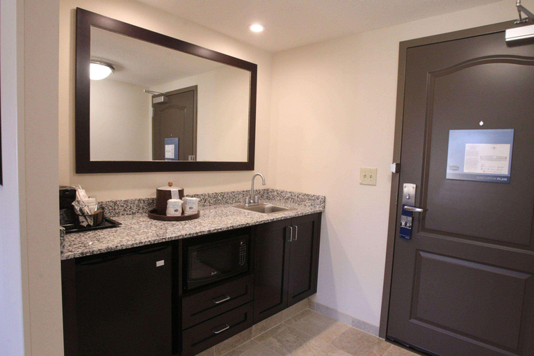 Bedroom 3, Hampton Inn & Suites Seneca-Clemson Area, Oconee