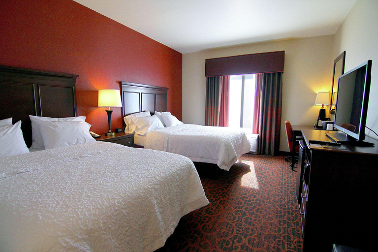 Bedroom 3, Hampton Inn & Suites Grand Forks, Grand Forks