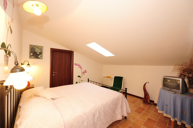 Bedroom 2, C'era una volta B&B, Perugia