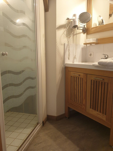 Bathroom 4, Relais des Caillères, Sarthe