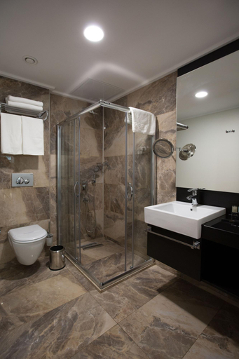 Bathroom 5, Northdoor Hotel, Amasra